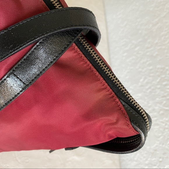 Prada red nylon shoulder bag - Picture 6 of 15